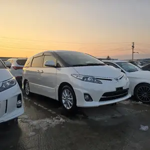 Toyota Estima, 2012