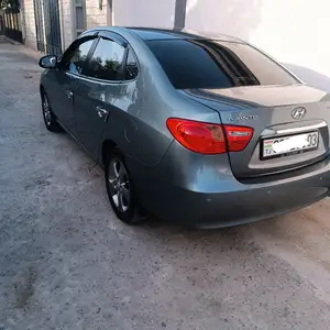 Hyundai Avante, 2010