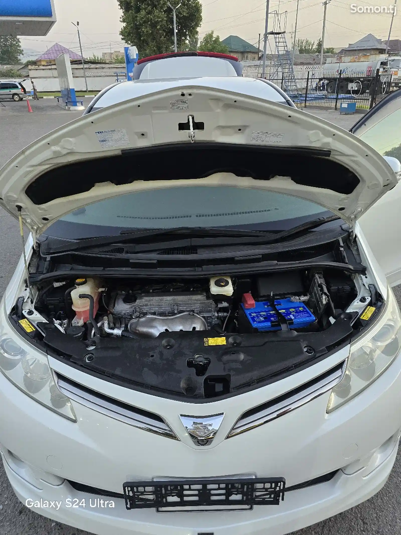Toyota Estima, 2010-14