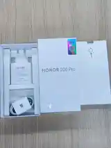 Honor 200 Pro-2