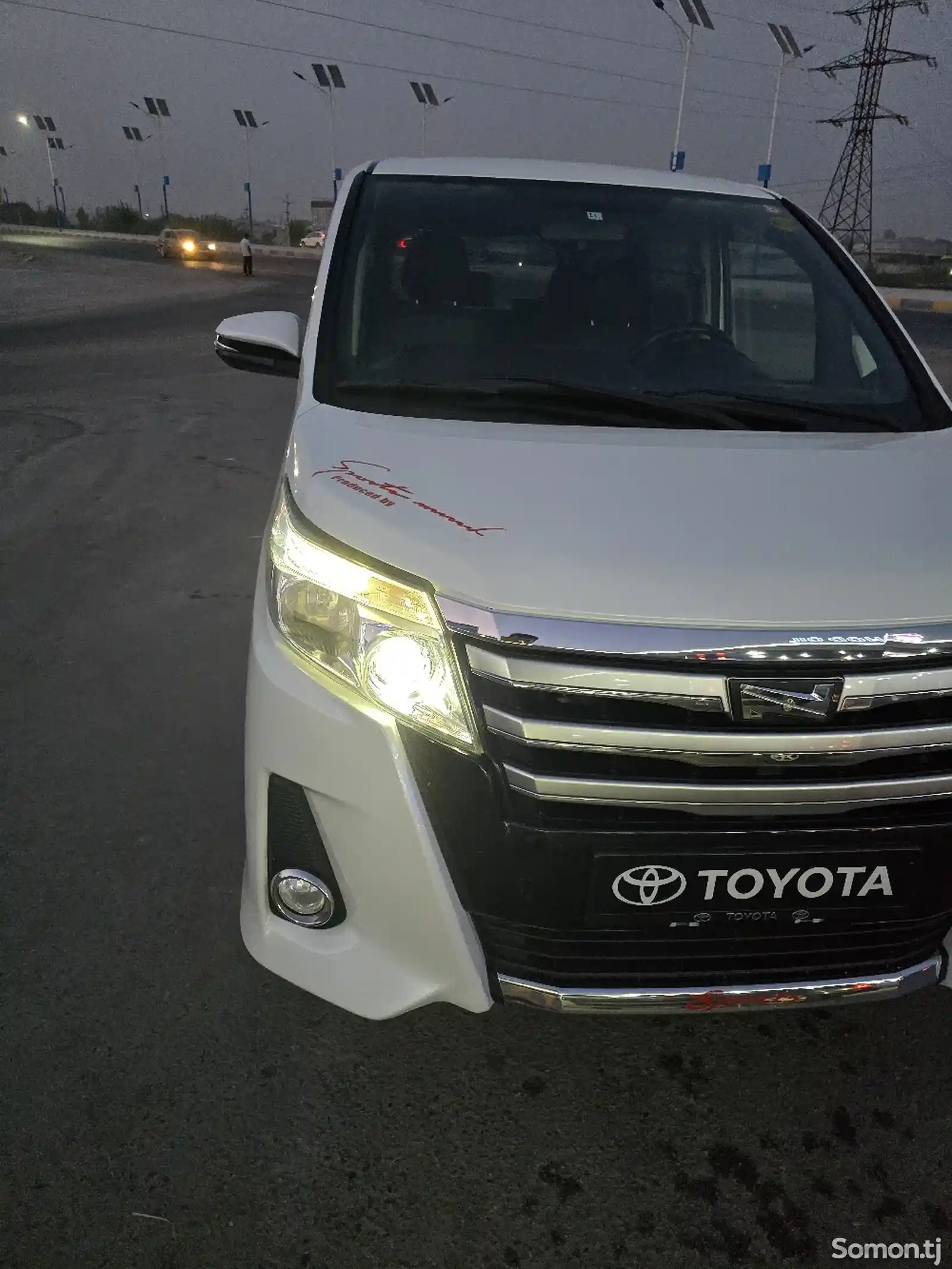 Toyota Voxy, 2014-6