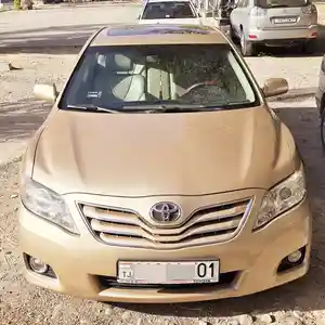 Toyota Camry, 2011