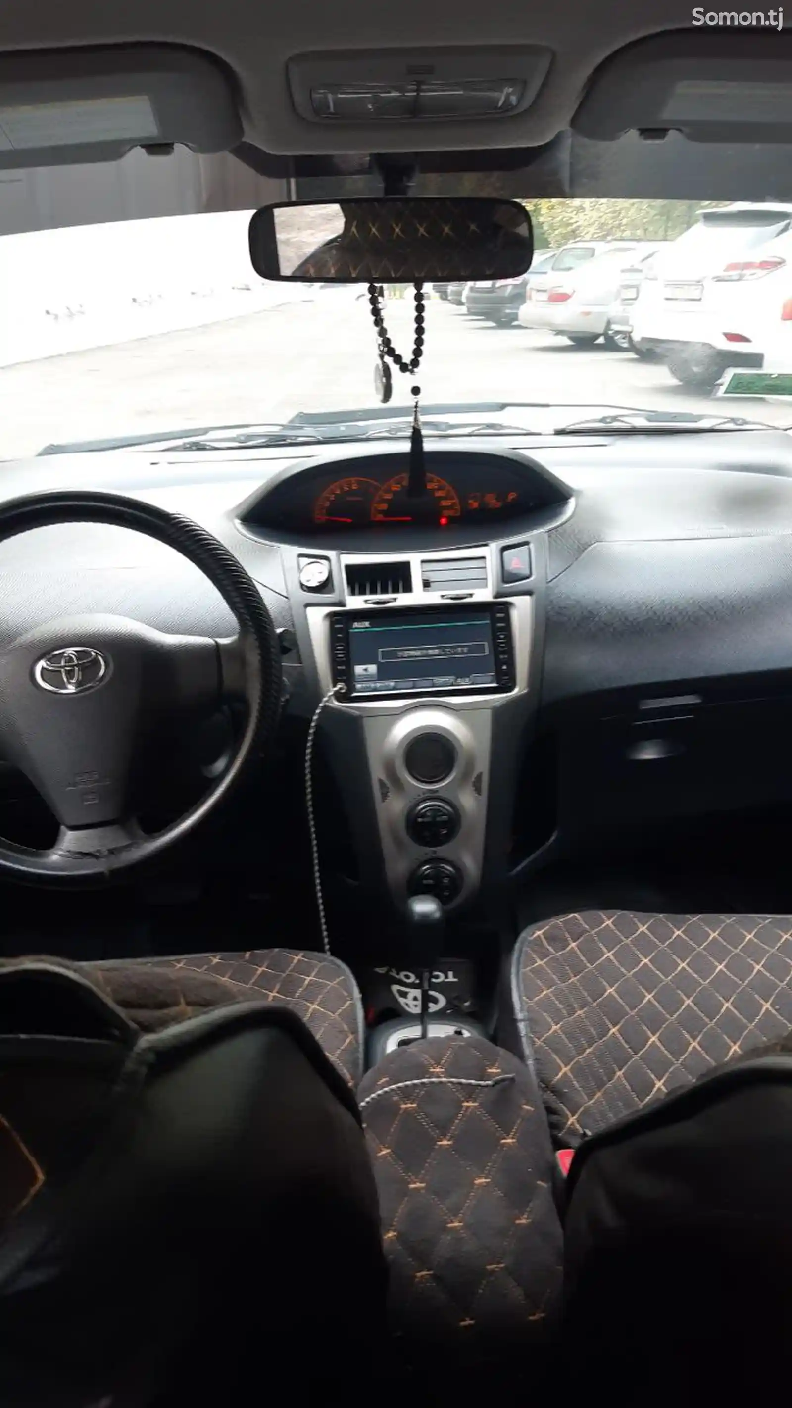 Toyota Vitz, 2010-5