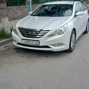 Hyundai Sonata, 2011