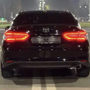 Задние Фары на Toyota Camry 2018