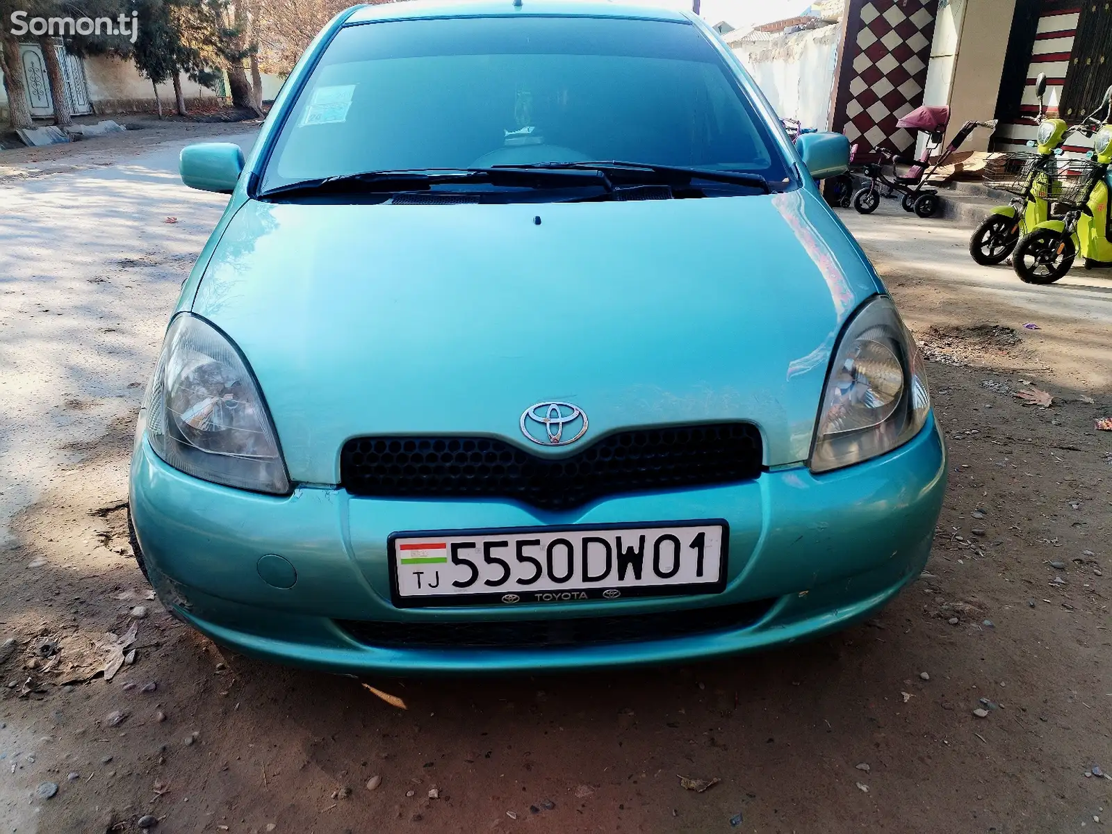 Toyota Vitz, 2001-1