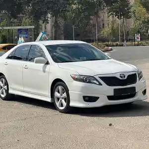 Toyota Camry, 2010