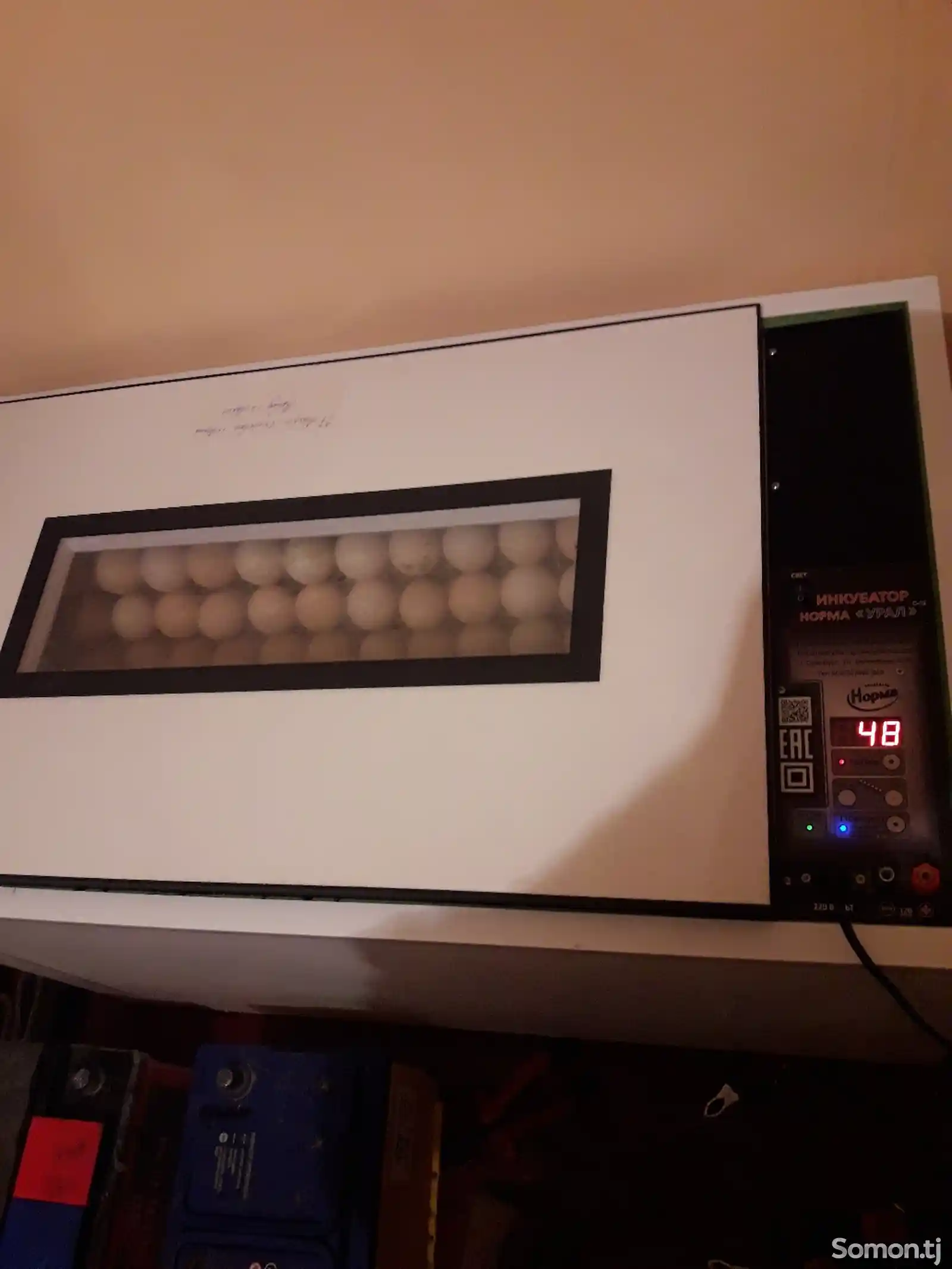 Инкубатор на 210 яиц-1