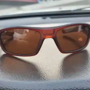 Солнцезащитные очки under polaroid