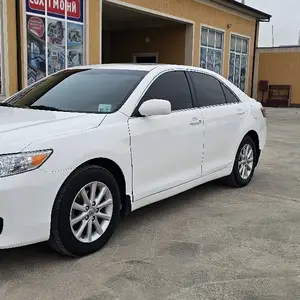 Toyota Camry, 2010