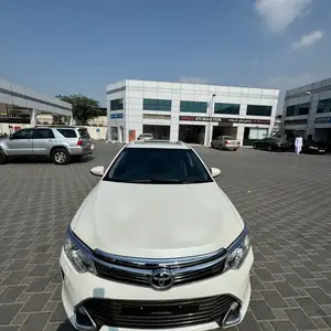 Toyota Camry, 2015