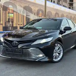 Toyota Camry, 2018