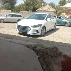 Hyundai Elantra, 2017