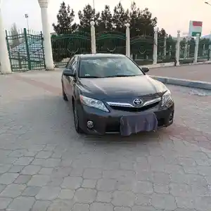 Toyota Camry, 2011