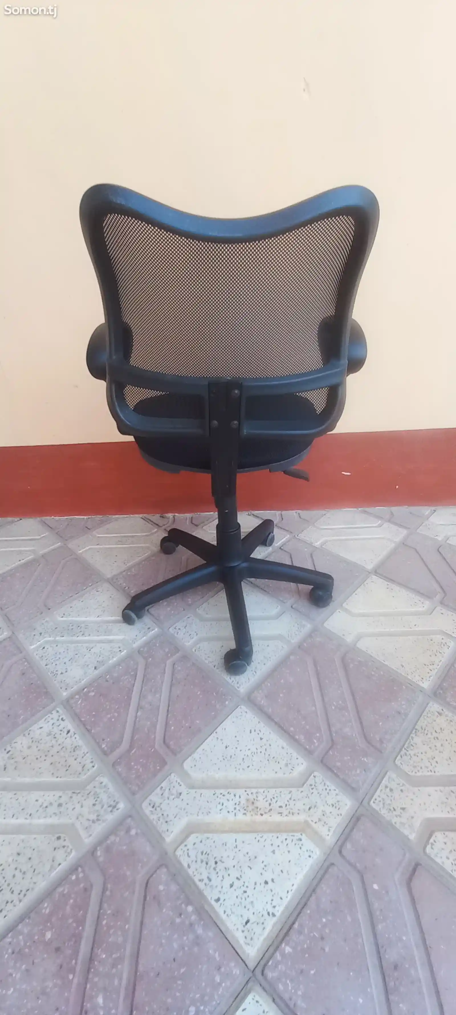 Офисное кресло-4