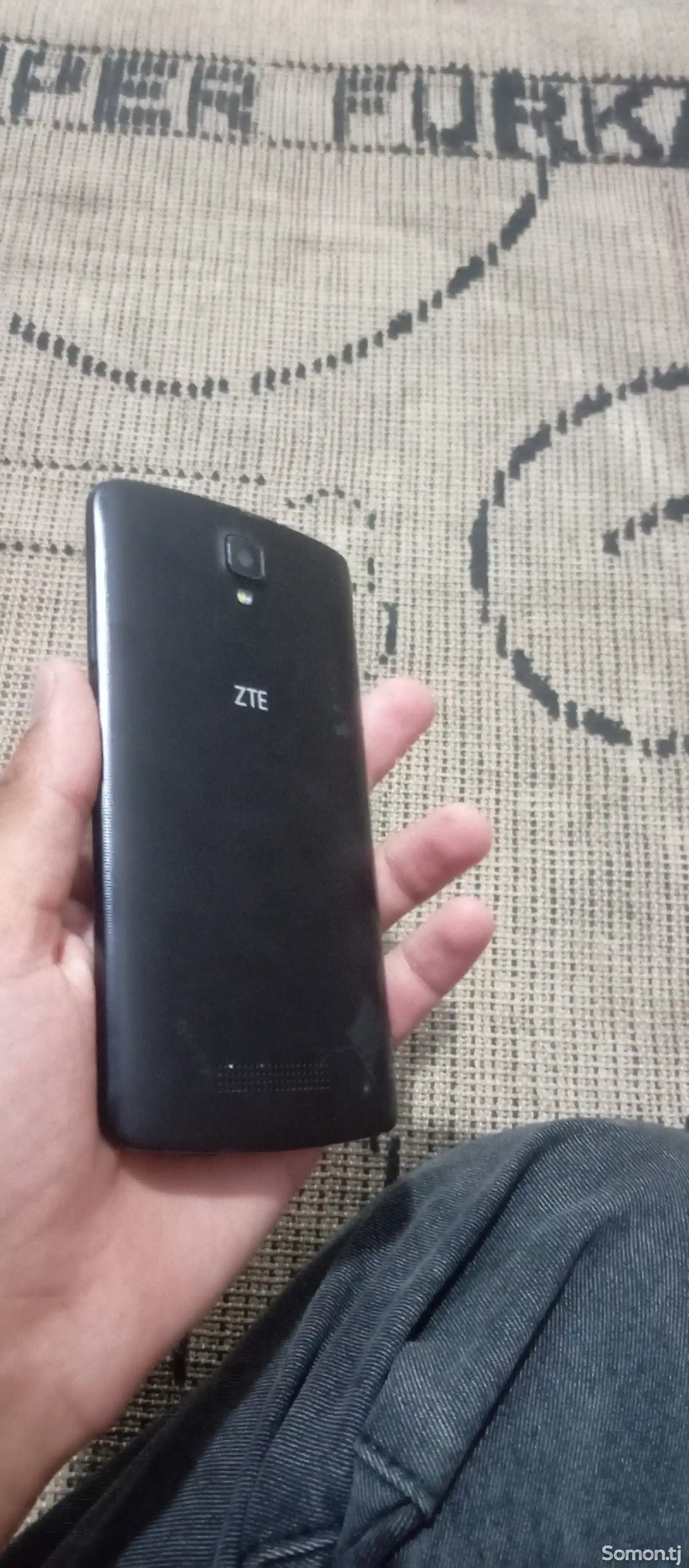 Телефон ZTE-1