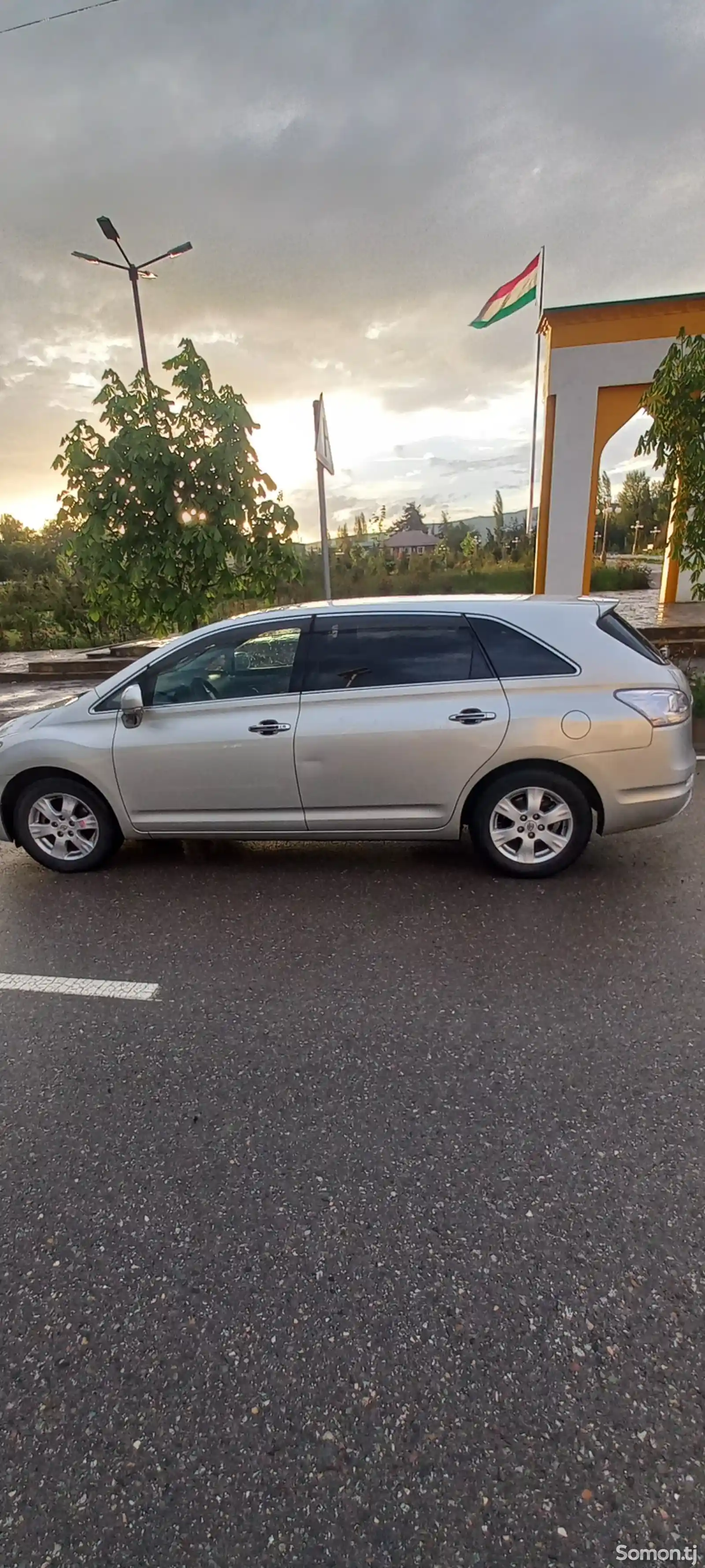 Toyota Mark X ZiO, 2010-2