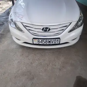 Hyundai Sonata, 2011