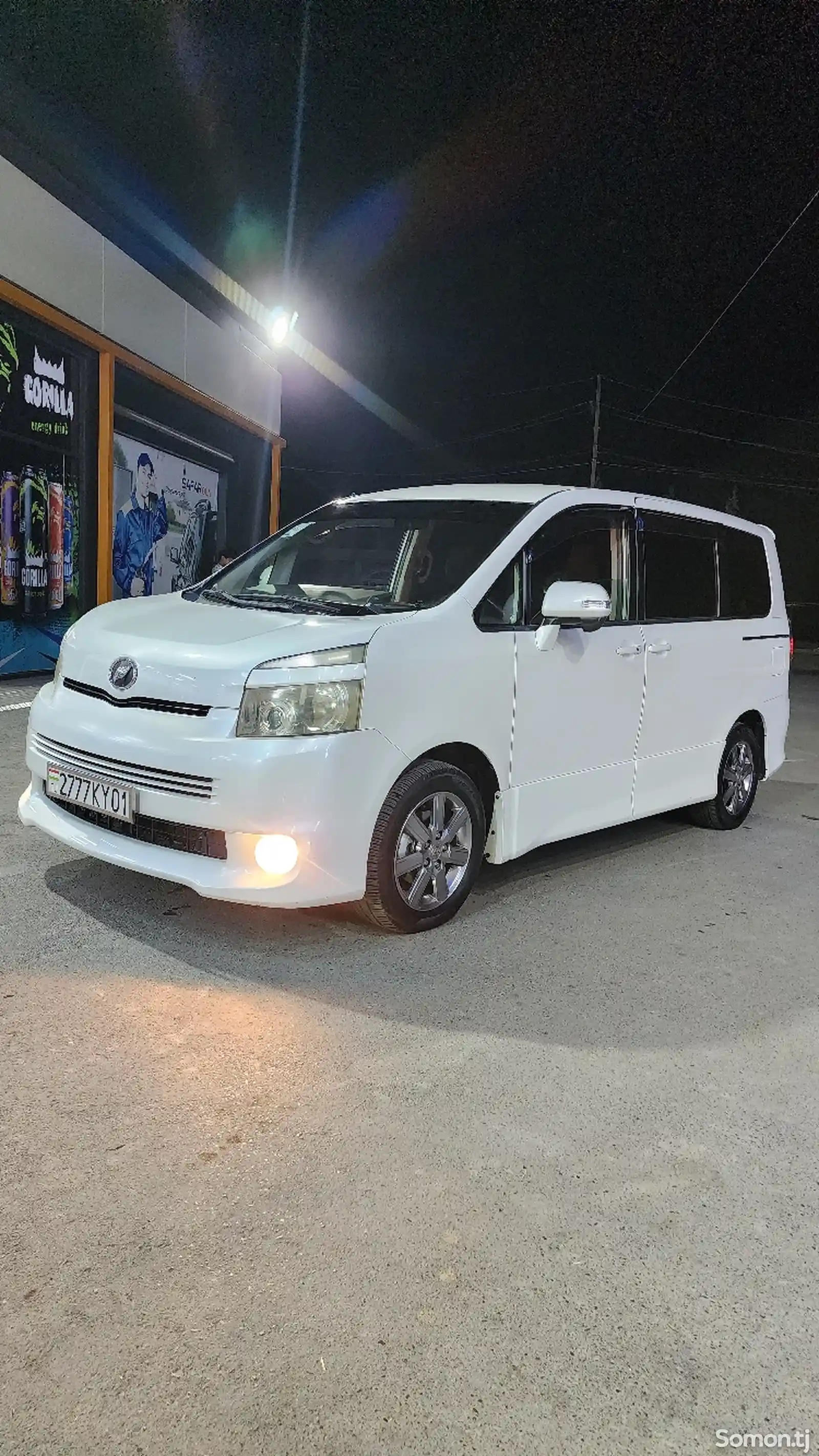 Toyota Voxy, 2008-1