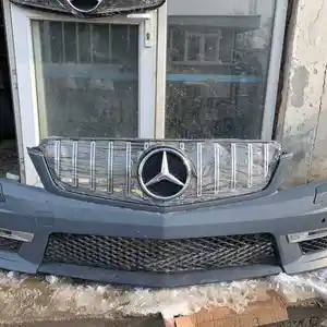 Бампер для Mercedes-Benz W204 Amg