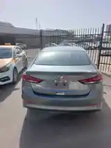 Hyundai Elantra, 2018-2