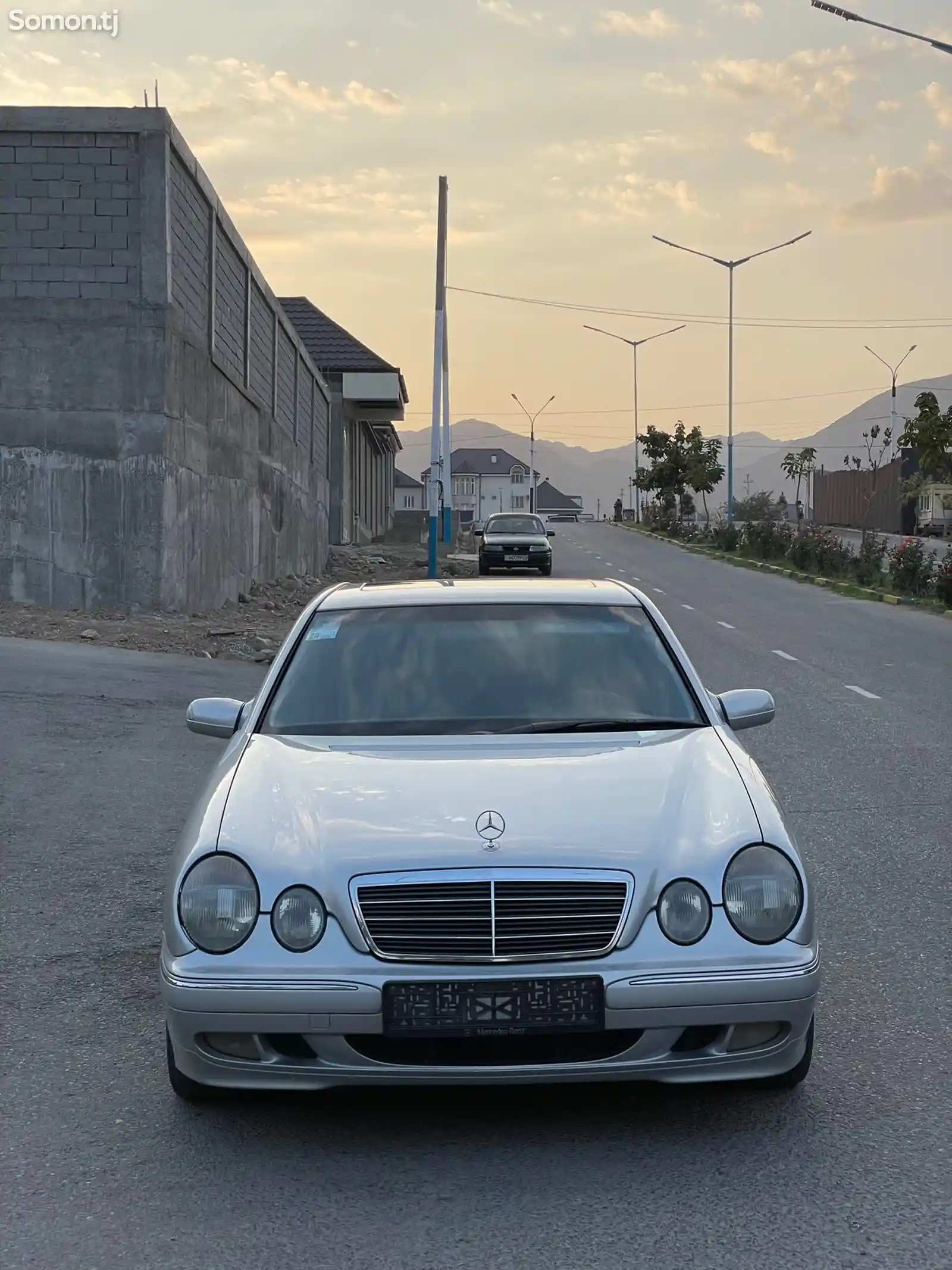 Mercedes-Benz E class, 2000-1