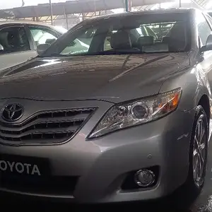 Toyota Camry, 2010