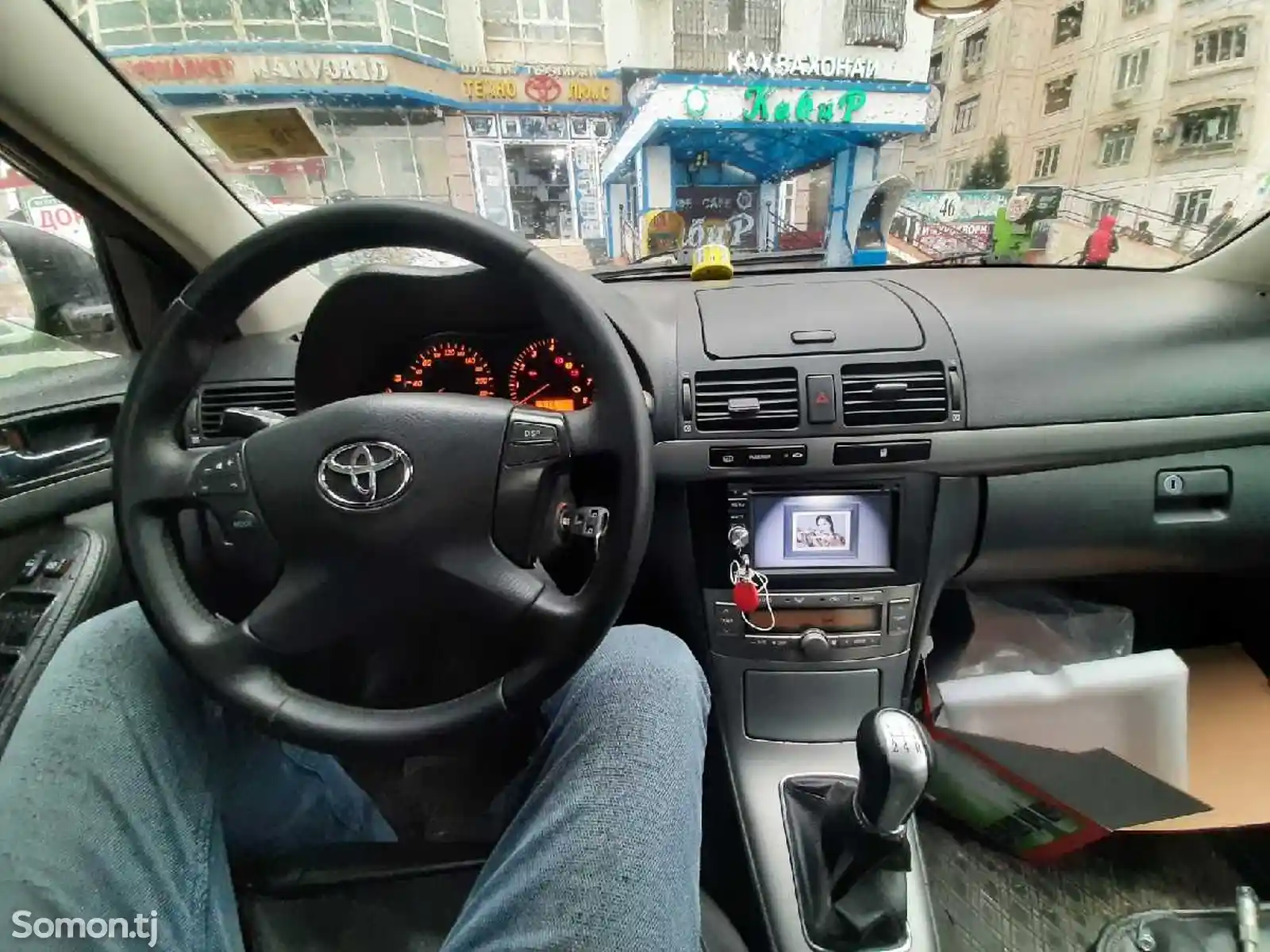 Штатный монитор от Toyota-2