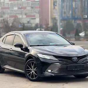 Toyota Camry, 2018