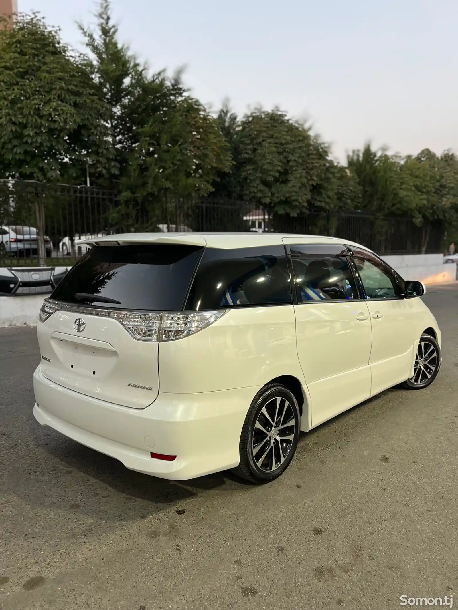 Toyota Estima, 2014-5