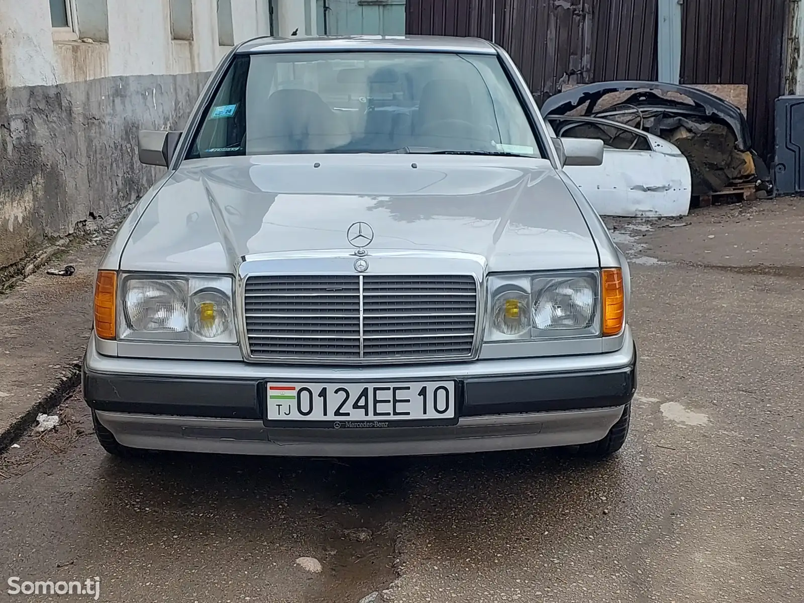 Mercedes-Benz W124, 1988-1