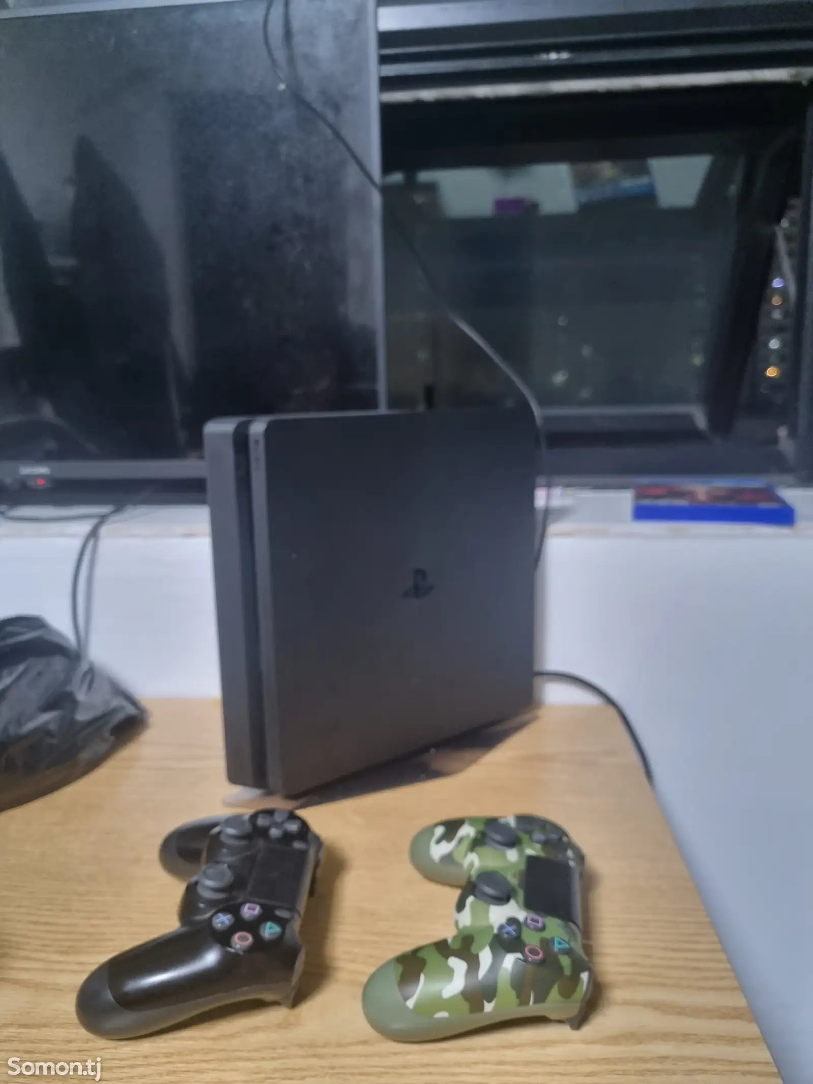 Игровая приставка Ps4 slim