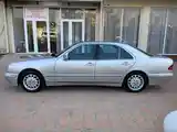 Mercedes-Benz E class, 2000-5