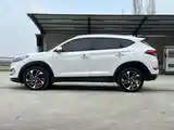 Hyundai Tucson, 2015-10