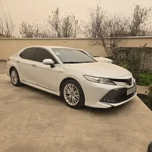 Toyota Camry, 2018