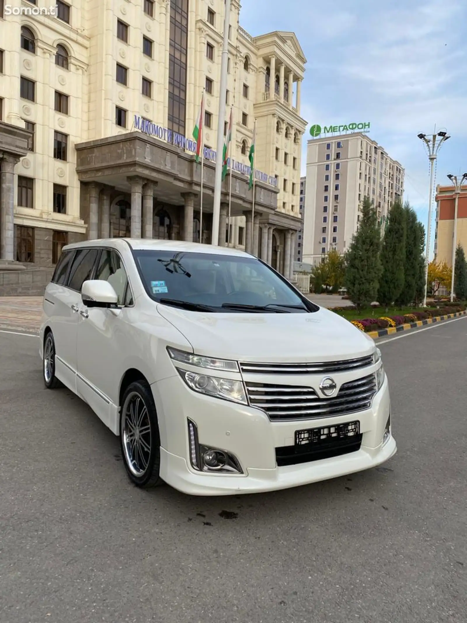 Nissan Elgrand, 2014-1