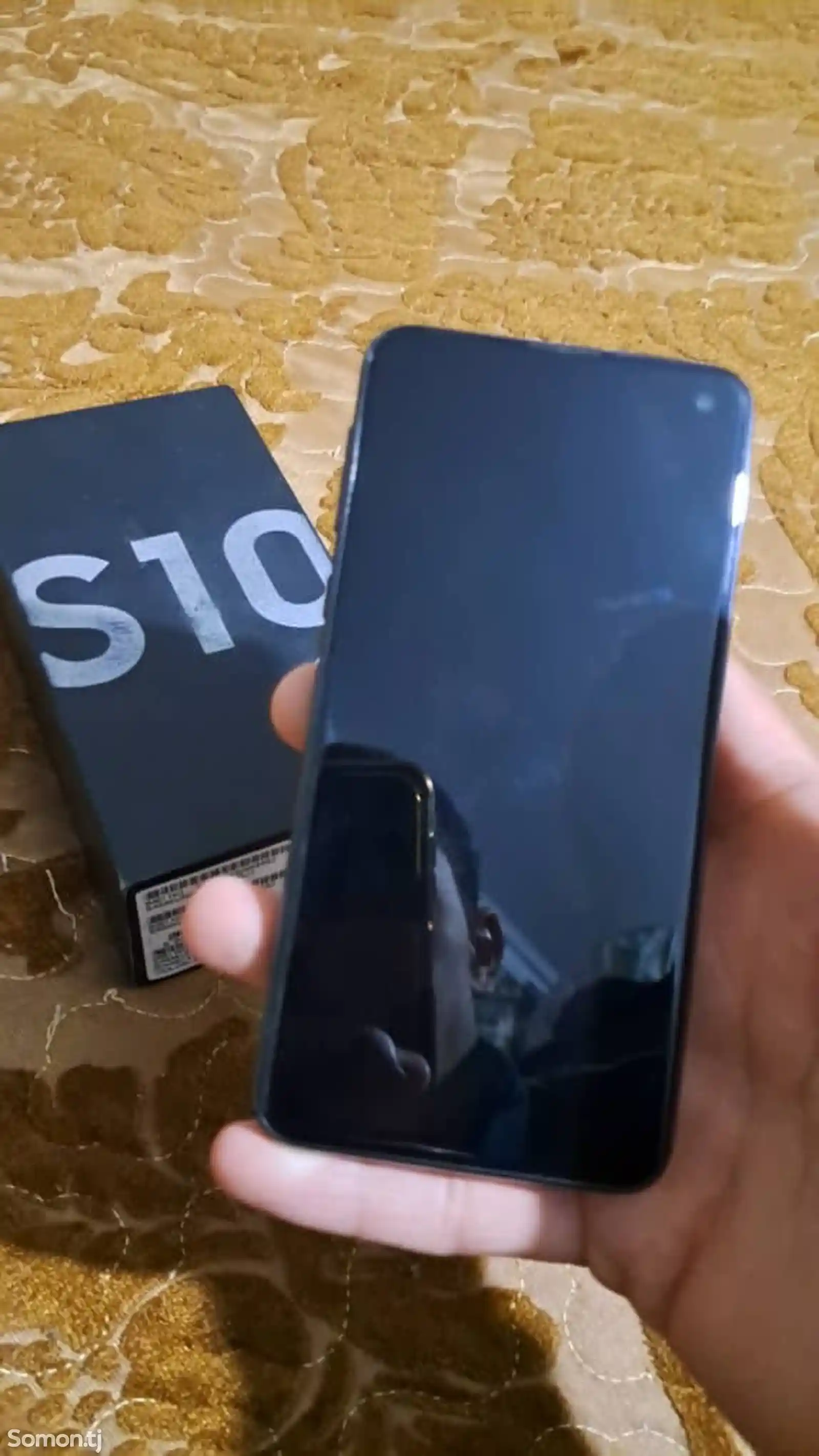 Samsung Galaxy S10e-1