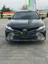 Toyota Camry, 2020-3