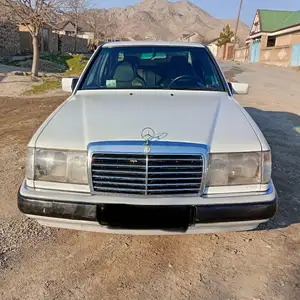 Mercedes-Benz W124, 1993