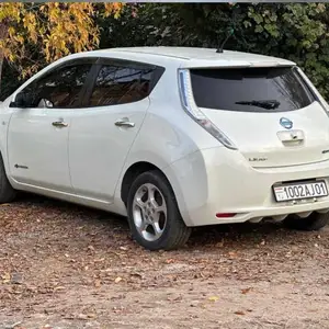 Nissan Leaf, 2012