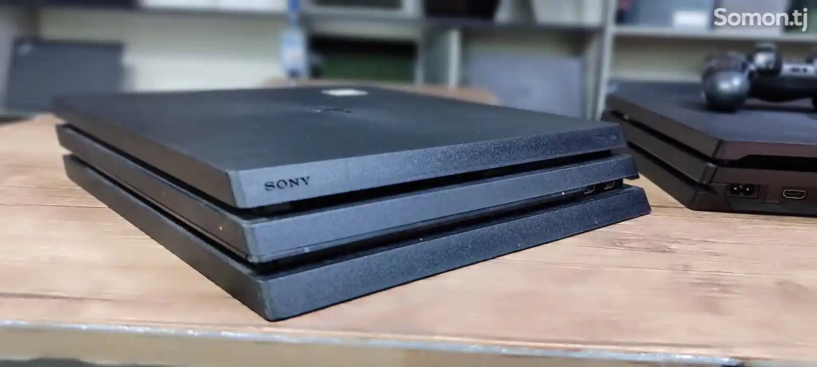 Игровая приставка Sony PlayStation 4Pro-1