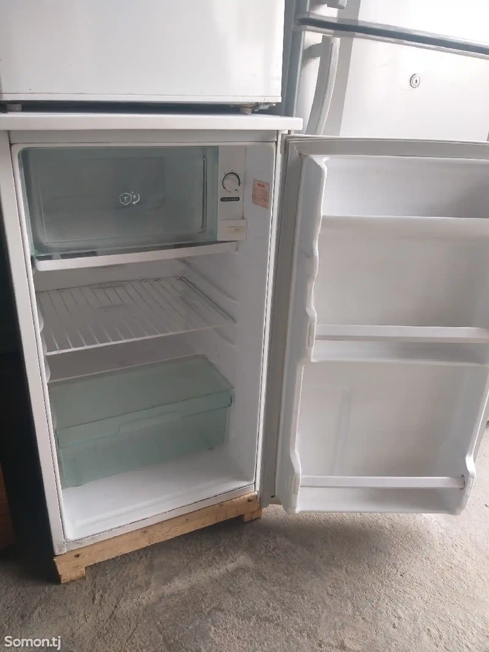 Офисный холодильник-1