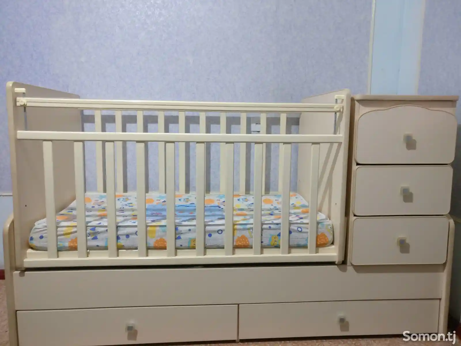 Детская кроватка со встроенным шкафчиком-4