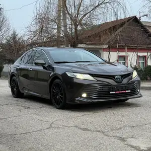 Toyota Camry, 2018