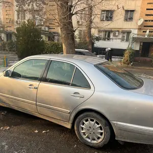 Mercedes-Benz E class, 2001