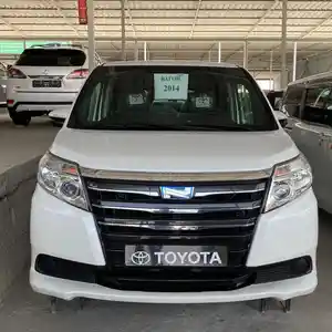 Toyota Voxy, 2014