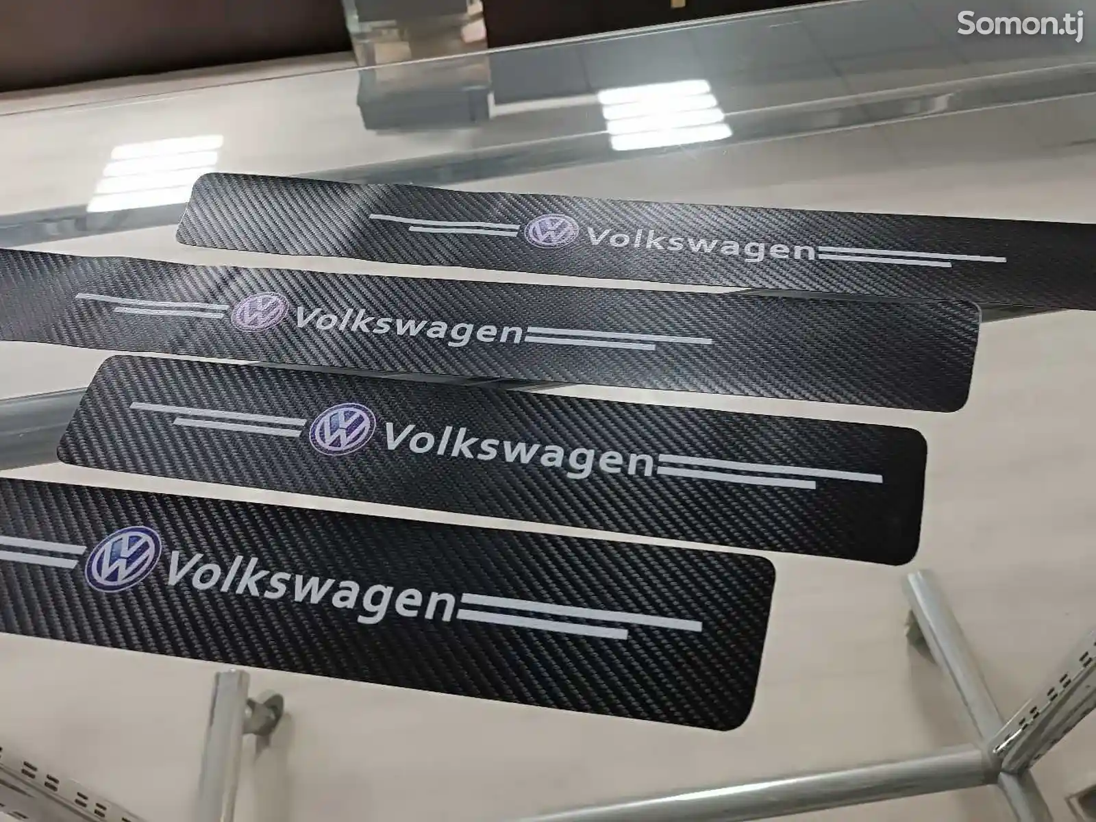 Защитные наклейки на пороги Volkswagen-2