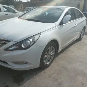 Hyundai Sonata, 2010