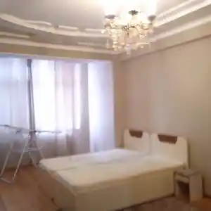 2-комн. квартира, 2 этаж, 50м², 19(Амид)