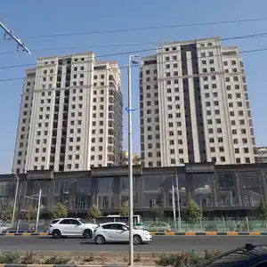 3-комн. квартира, 10 этаж, 94 м², 92мкр